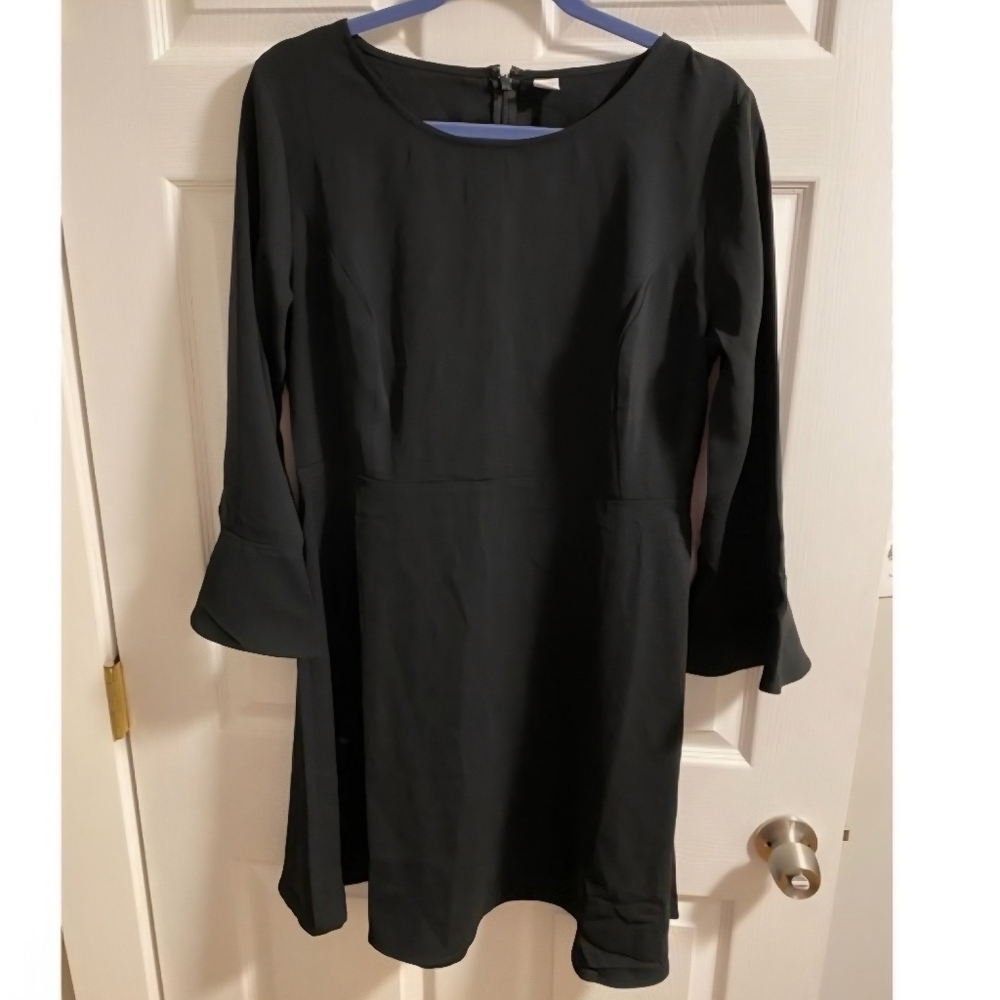 Old Navy Black Flowy Dress Fluted Bell Sleeves Ruched Back Side Panels Women's S